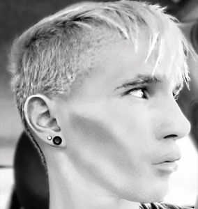 Meet your Posher, Keala